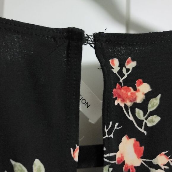 Bcbgeneration fainting flowers overlapping romper - Picture 10 of 11